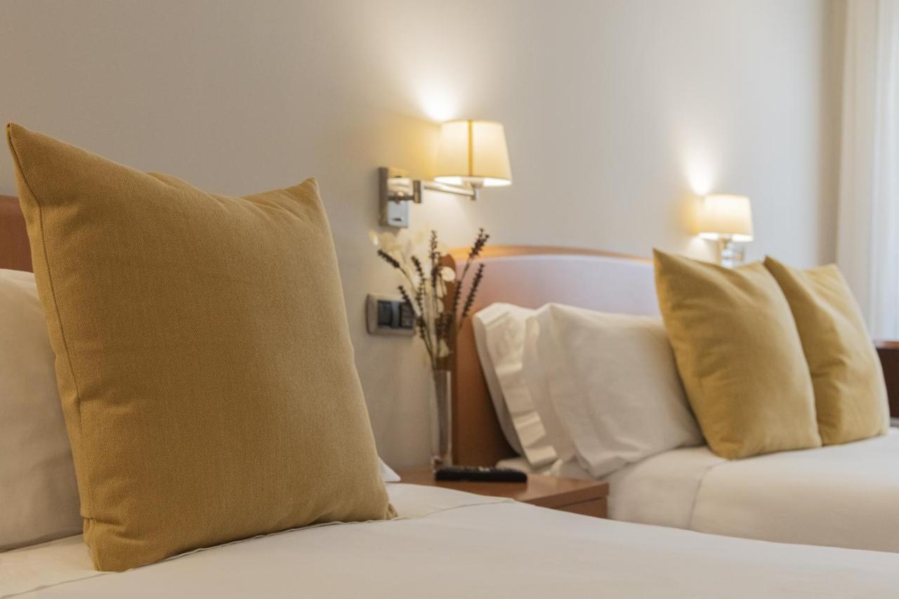 Hostal Alba Lugo Eksteriør bilde